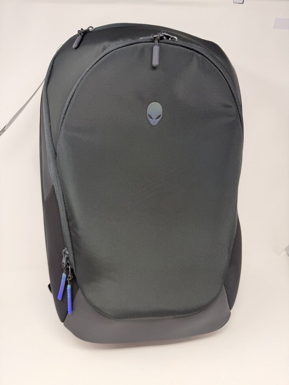 NEW Alienware 18 Gaming Backpack AW7825P DWJ3J
